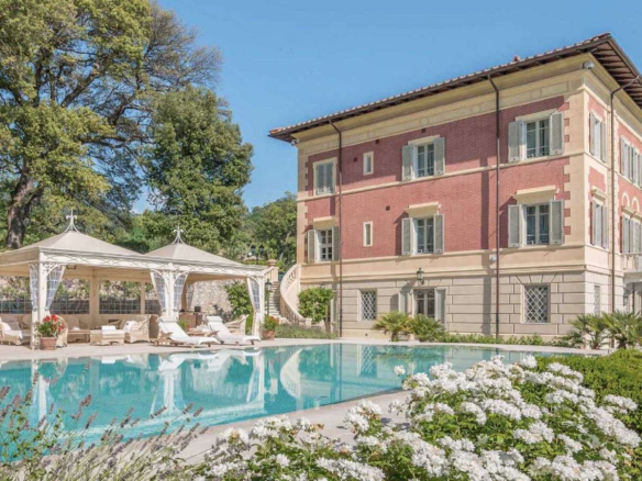 Elegante Villa D'Epoca Con Parco