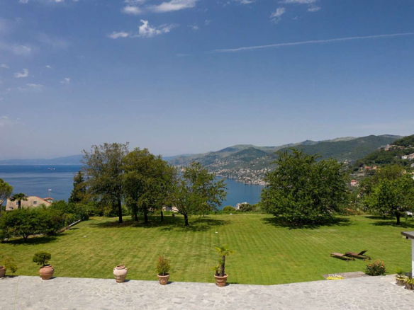 Fantastica Proprietà Con Panorama Superbo Immersa Nel Verde A Ruta Di Camogli