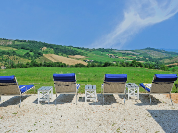 Prestigiosa Proprietà di Nuova Ristrutturazione Sulle Colline Modenesi E Bolognesi Ideale Come Complesso Familiare