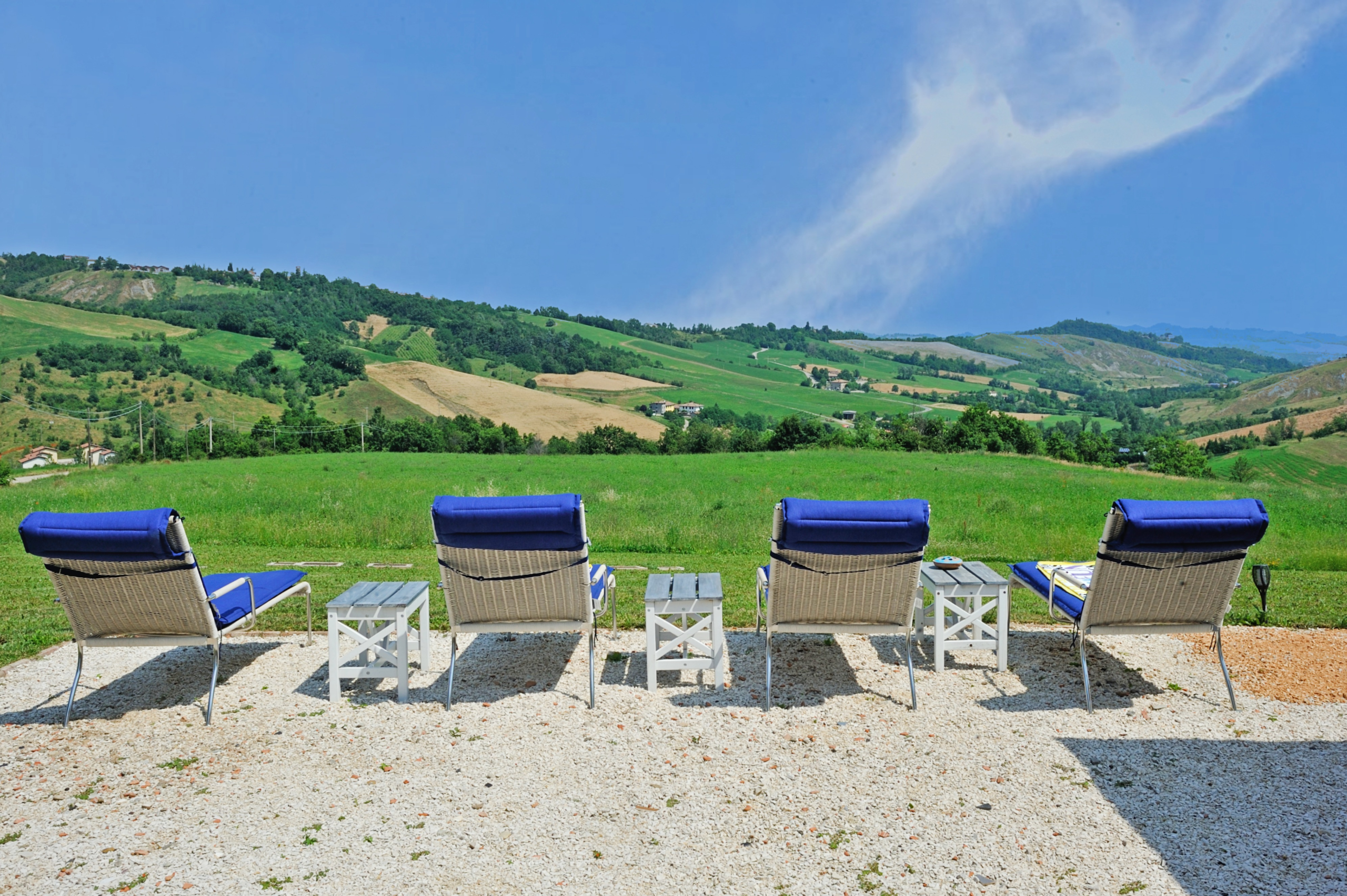 Prestigiosa Proprietà di Nuova Ristrutturazione Sulle Colline Modenesi E Bolognesi Ideale Come Complesso Familiare