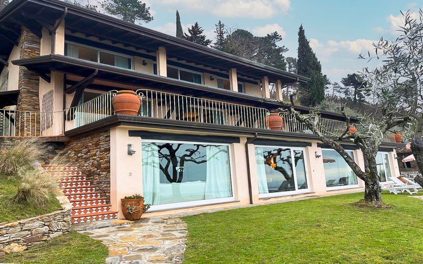 Splendida Tenuta Collinare Con Vista Mare In Versilia