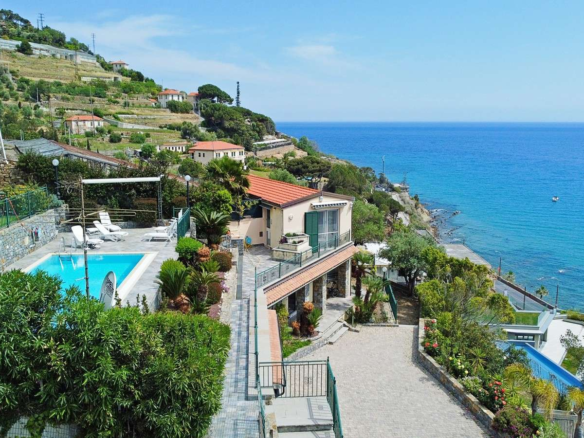 Villa Con Piscina Vicino Al Mare A Sanremo
