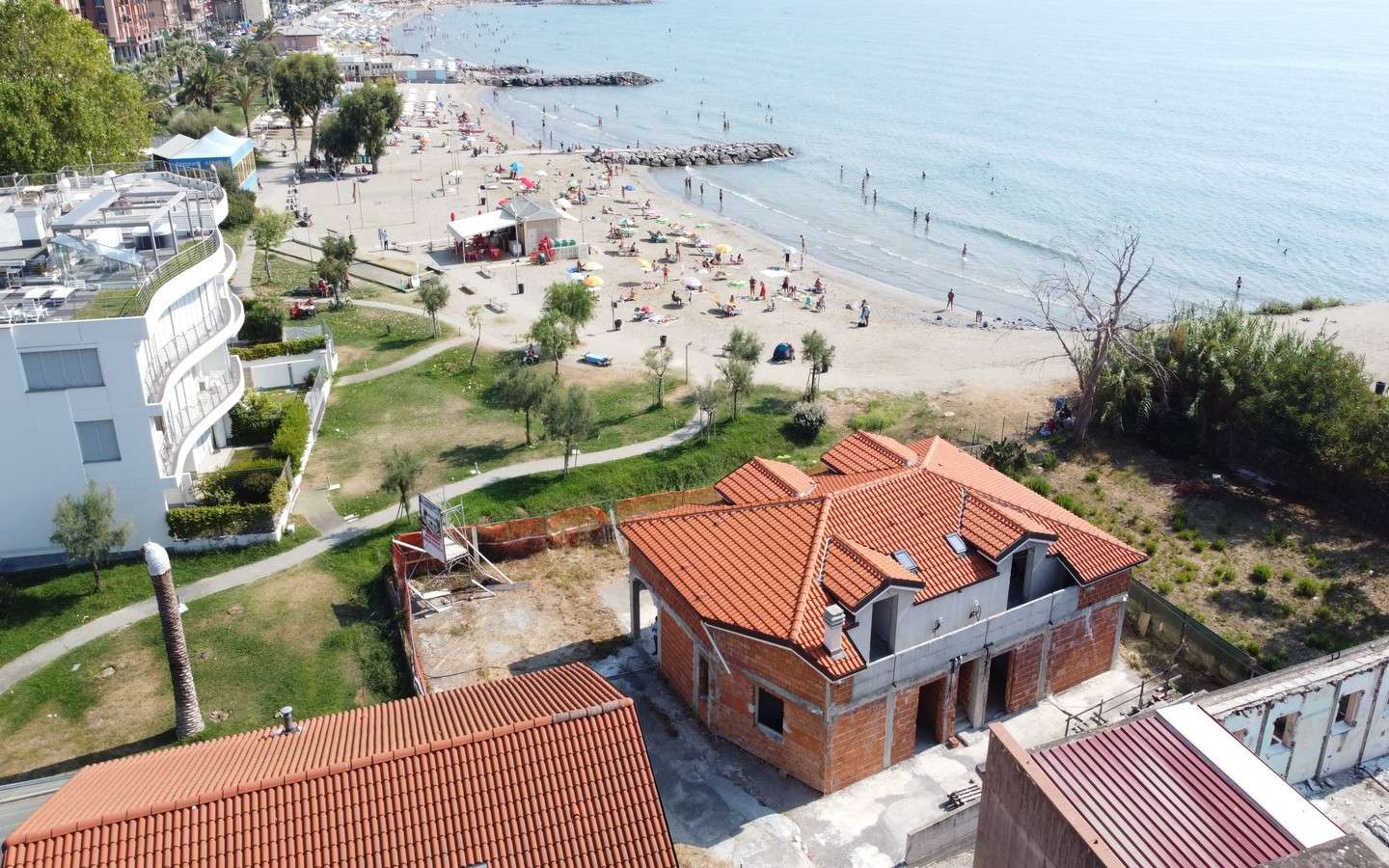 Villa Di Nuova Costruzione Fronte Spiaggia Ad Andora