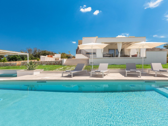 Villa Vista Mare Con Piscina - Località Li Fani