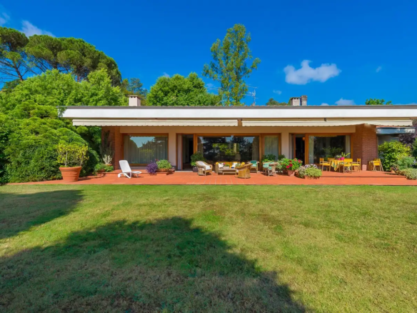 IB 728 Luksusvilla med privat park i Lucca