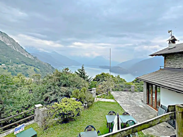 CA 7 Villa con parco sul Lago di Como (1)