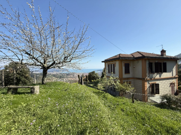 IB 727 Villa a La Spezia Panoramica (1)