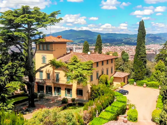 IB 744 Torre con parco sulle colline di Firenze (1)