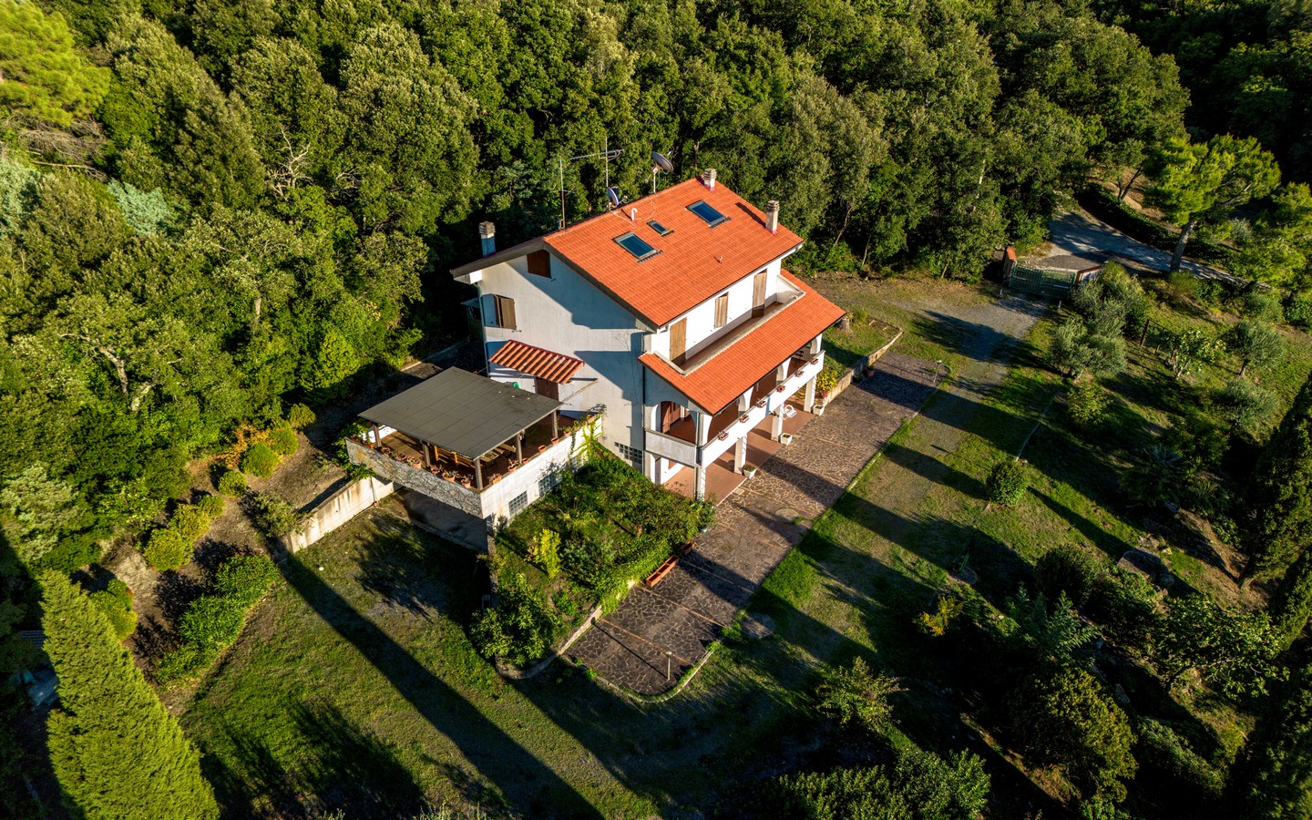 Prestisjefylt hus med panoramautsikt over den etruskiske kysten