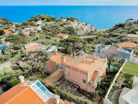AZ 3 Esclusiva Villa Panoramica con Piscina a Celle Ligure, Savona, Liguria