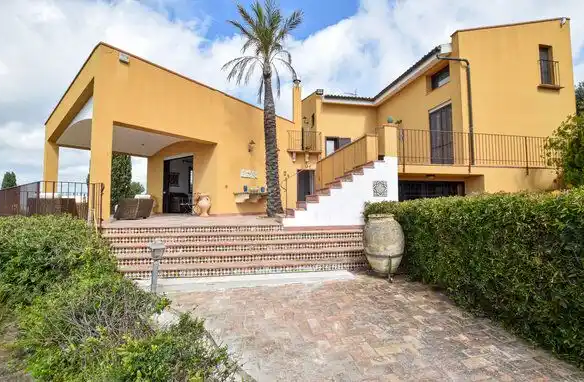 DD 11 Villa indipendente con vista mare e uliveto a Sciacca