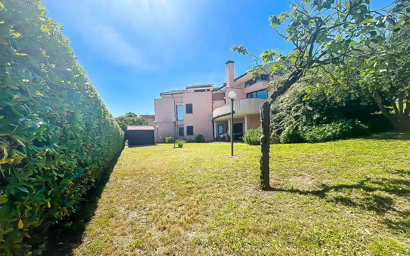 Villa con Vista Mare e Colline a Fano