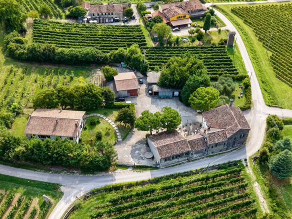 ML 1 Antico complesso storico immerso nei Colli Euganei