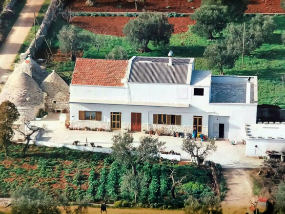 SI 102 Casale con trulli storici e terreno privato, Agro di Alberobello