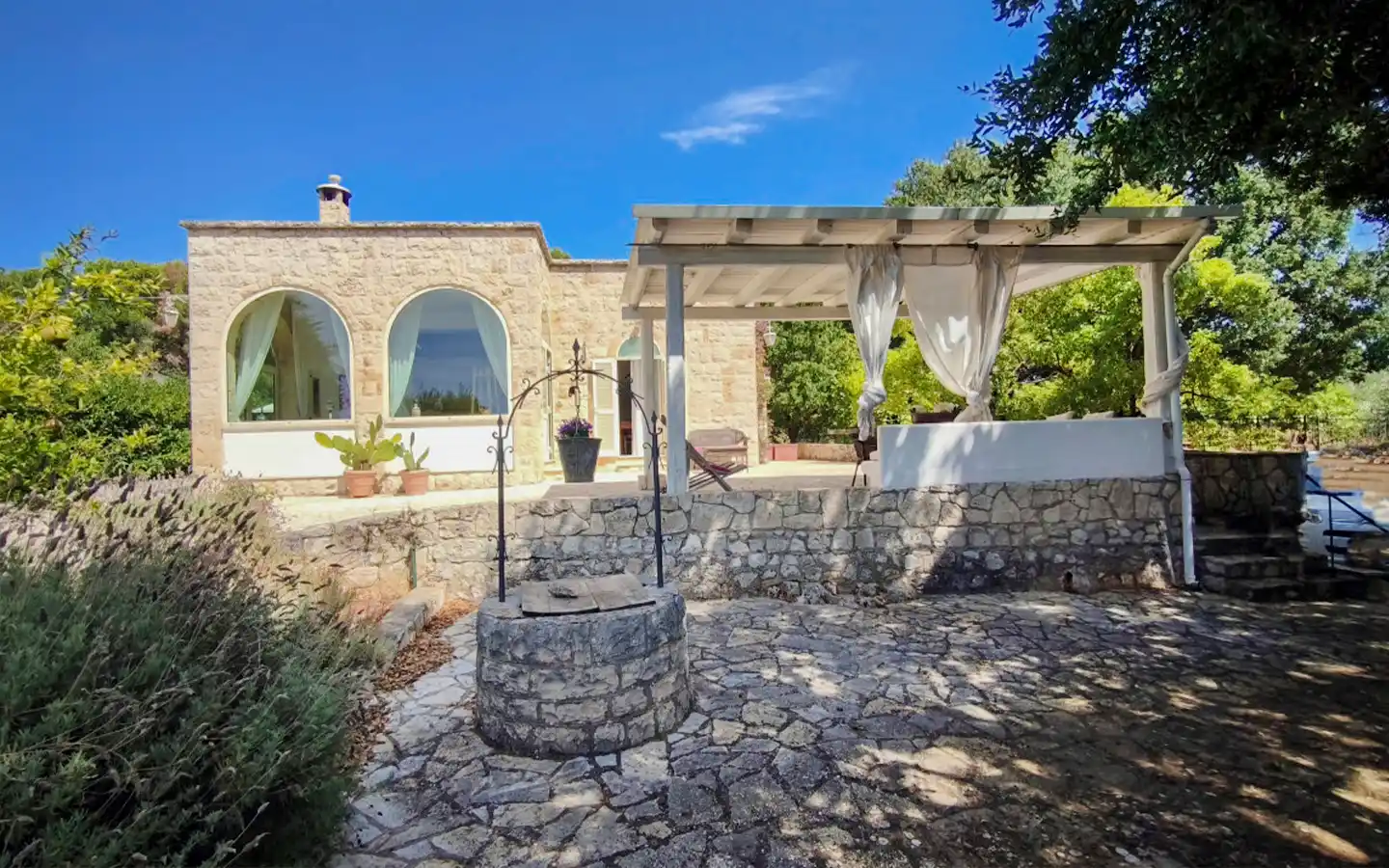 Splendida Villa Contemporanea nella Selva di Fasano