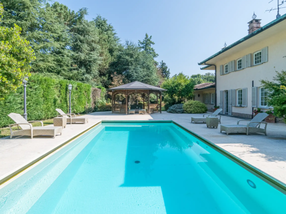 IB 750 Villa con piscina ad Arcore