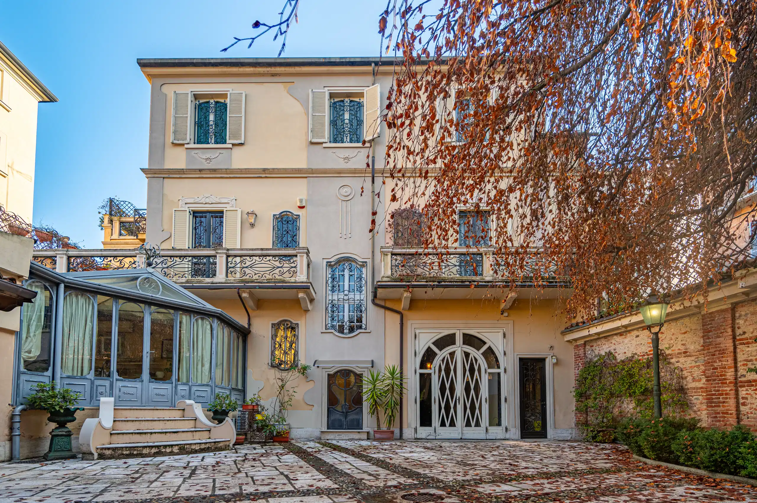 Meravigliosa Villa Liberty Perfettamente Restaurata Con Ampi Spazi Esterni A Un Passo Dal Cuore Di Torino