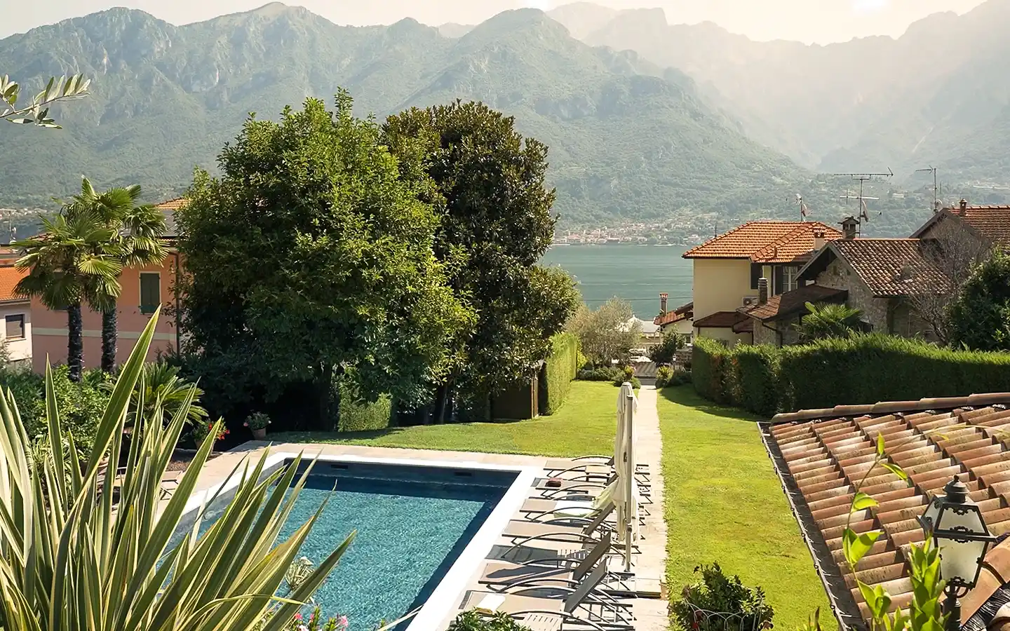 Lussuosa villa panoramica affacciata sul Lago, con giardino e piscina, Oliveto Lario