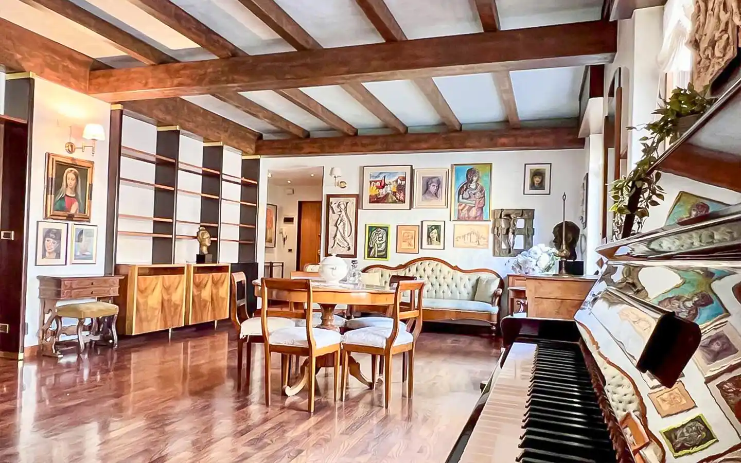 Ampio E Raffinato Appartamento Nel Cuore Del Centro Storico Di Verona