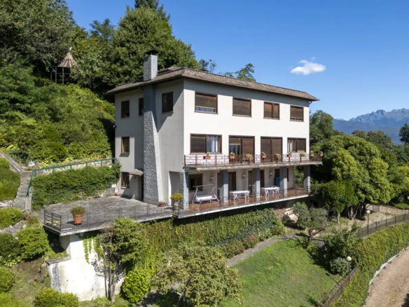 PM 15 Villa panoramica con vista sul Golfo Borromeo e accesso al lago a Stresa