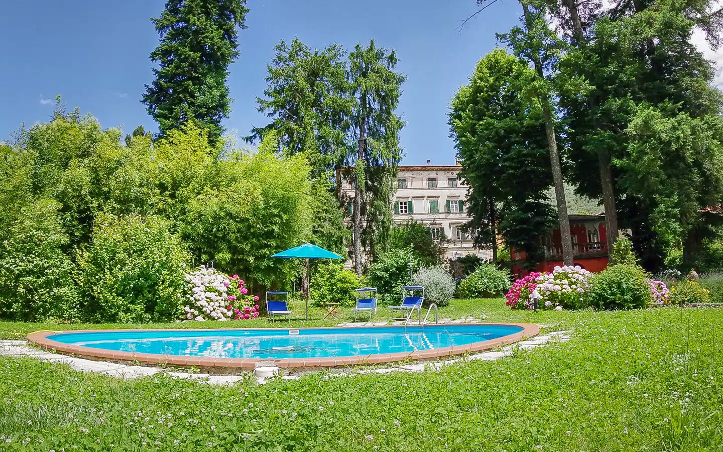 Villa Storica Del 1700 Con Piscina E Ampio Giardino Privato Nelle Colline Lucchesi