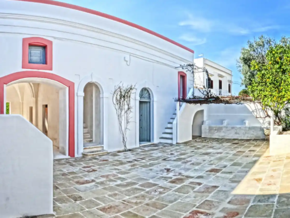 Casale tipico semi ristrutturato a pochi km dal mare di Torre Canne