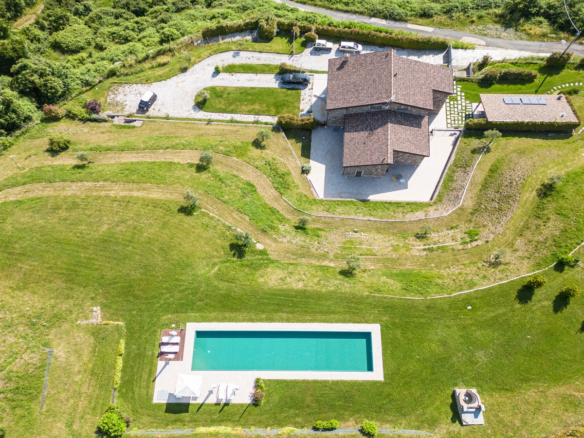 IB 574 Affascinante Proprietà Nell'Entroterra Delle Cinque Terre, Liguria
