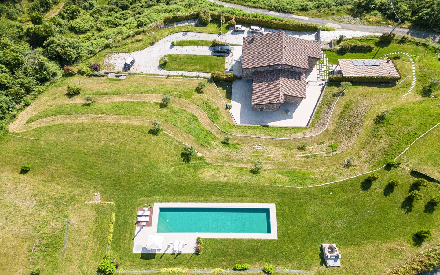 Affascinante Proprietà Nell’Entroterra Delle Cinque Terre, Liguria