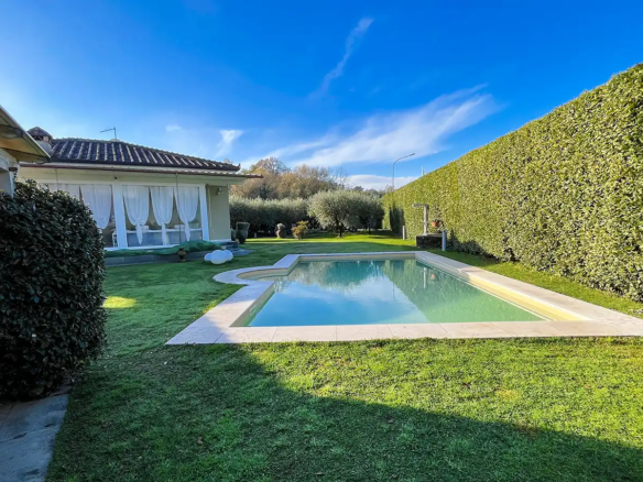 RI 19 Villa Di Lusso Ristrutturata Con Giardino, Piscina E Dépendance, Lucca