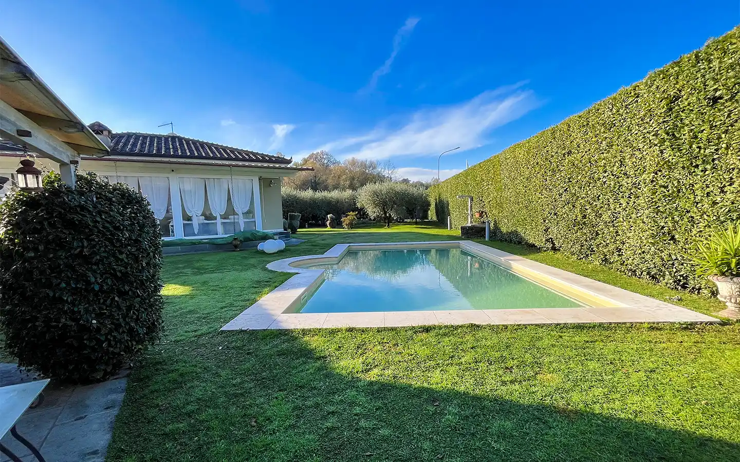 Villa Di Lusso Ristrutturata Con Giardino, Piscina E Dépendance A 2 km Dal Centro Storico Di Lucca
