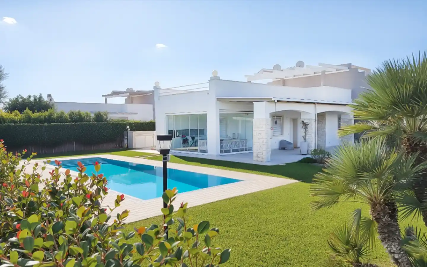 Frittliggende villa med basseng og solarium i Capitolo Di Monopoli, kort avstand fra sjøen